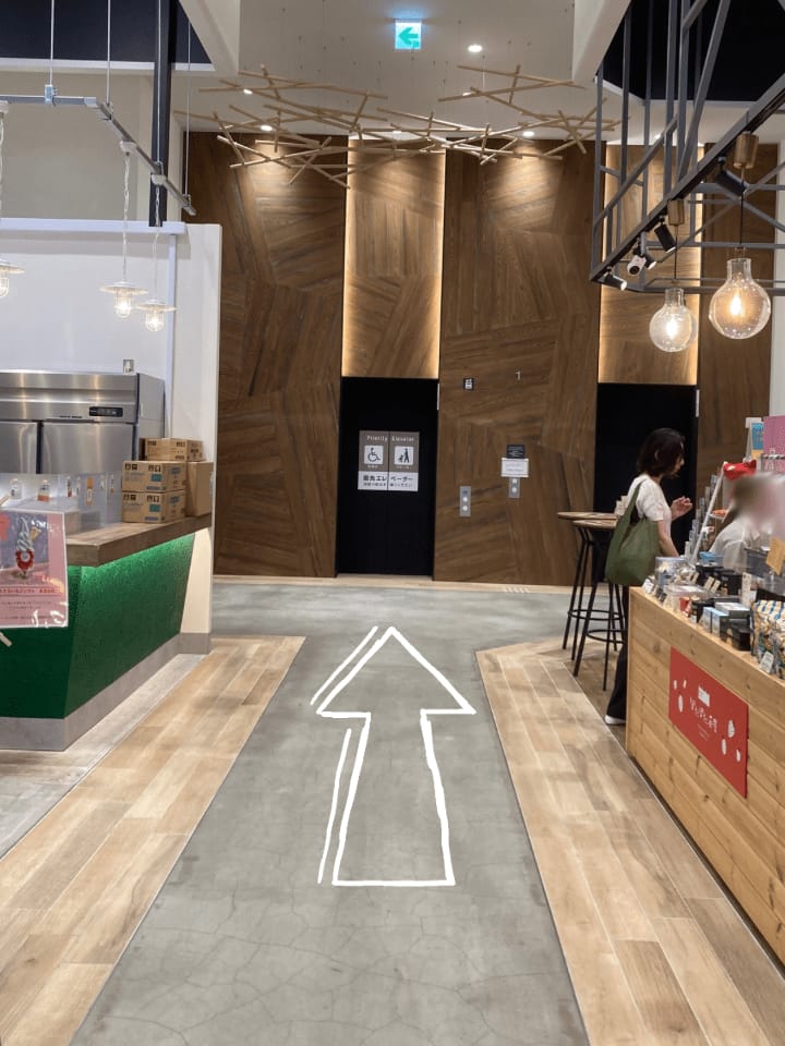 AOAOへのエレベーター